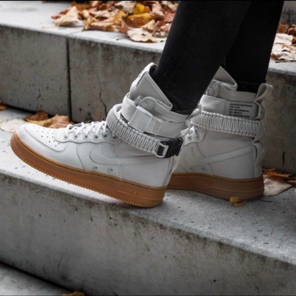 Nike Shoes - Nike SF Air Force 1 Light Bone